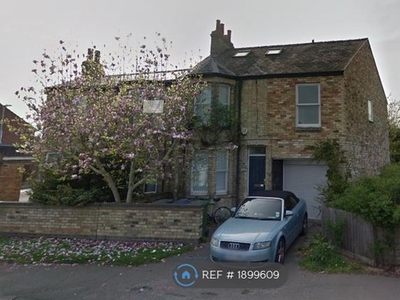 Semi-detached house to rent in Histon Road, Cambridge CB4