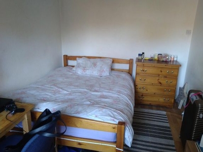 Shared accommodation to rent in Pine Tree Avenue, Canterbury, Kent CT2