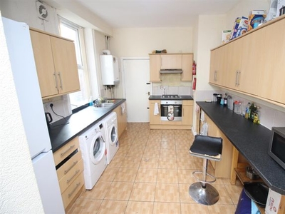 Terraced house to rent in Cavendish Place, Jesmond, Newcastle Upon Tyne NE2