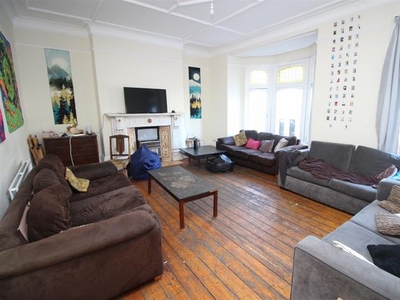 Terraced house to rent in Devonshire Place, Jesmond, Newcastle Upon Tyne NE2