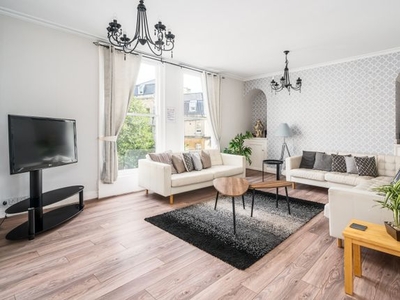Town house for sale in Belvedere, Bath BA1