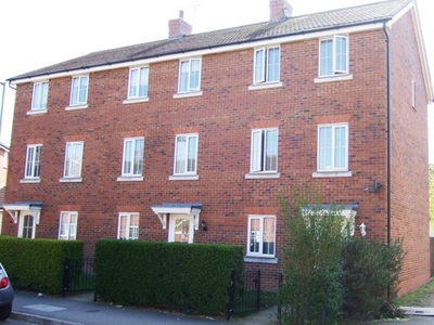 Town house to rent in Dragon Road, Hatfield AL10