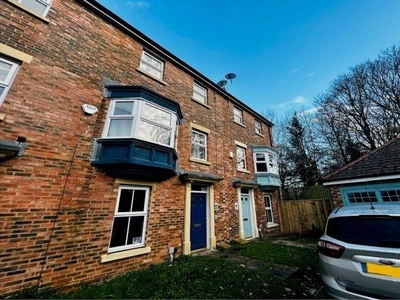 Town house to rent in Kirkwood Drive, Durham DH1