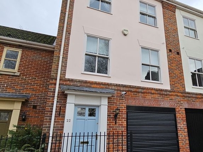 Town house to rent in Old Library Mews, Norwich NR1