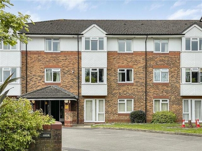 1 Bedroom Apartment For Sale In Addlestone, Surrey
