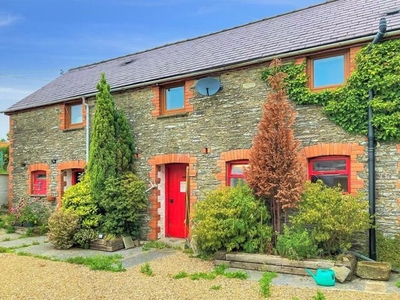 1 Bedroom Detached House For Sale In Newcastle Emlyn, Carmarthenshire