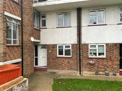 2 Bedroom Ground Floor Maisonette For Sale In Hornchurch