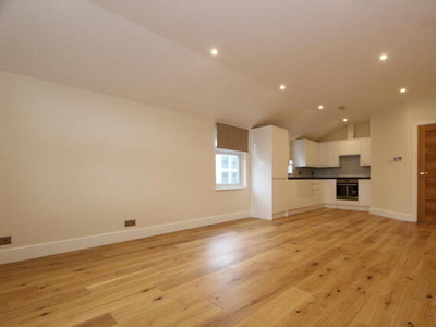 3 Bedroom Apartment For Rent In Muswell Hill