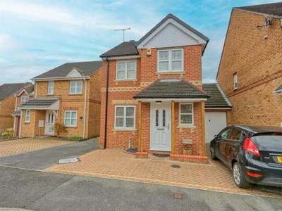 3 Bedroom Link Detached House For Sale In Chesterfield