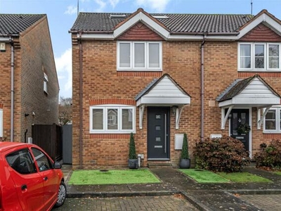 4 Bedroom Semi-detached House For Sale In Croxley Green