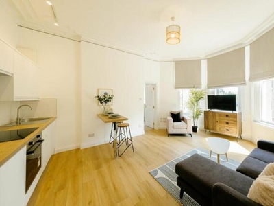 1 Bedroom Apartment For Rent In Clifton, Bristol