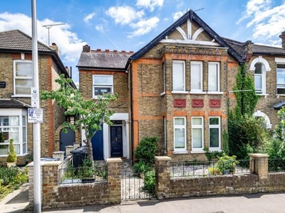 1 Bedroom Apartment For Sale In South Woodford, London