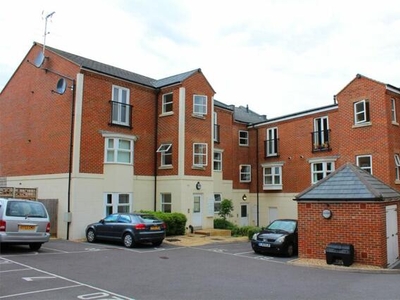 2 Bedroom Apartment For Sale In East Reach, Taunton