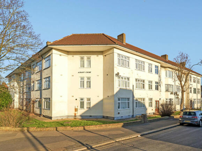 2 Bedroom Apartment For Sale In Edgware, Middlesex