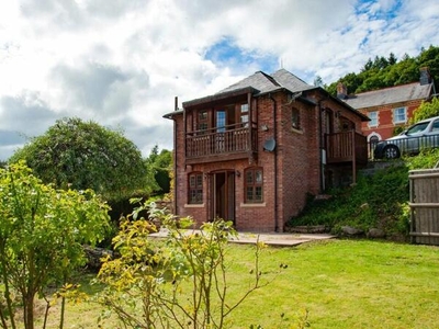 2 Bedroom Detached House For Sale In Llanidloes, Powys