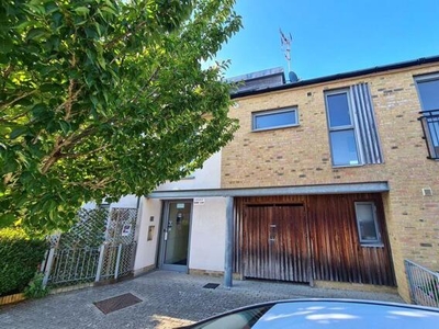 2 Bedroom Flat For Sale In Lee On The Solent