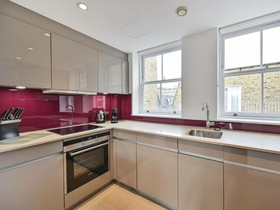 2 Bedroom Penthouse For Rent In St Pauls, London