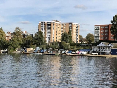 3 Bedroom Penthouse For Sale In Surbiton, Surrey
