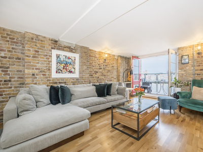 3 bedroom property for sale in Rotherhithe Street, London, SE16