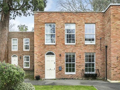3 Bedroom Terraced House For Sale In Staines-upon-thames, Surrey