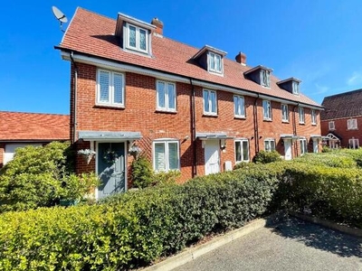 3 Bedroom Town House For Sale In Hailsham, East Sussex