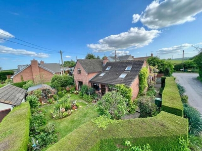 4 Bedroom Detached House For Sale In Clehonger, Hereford