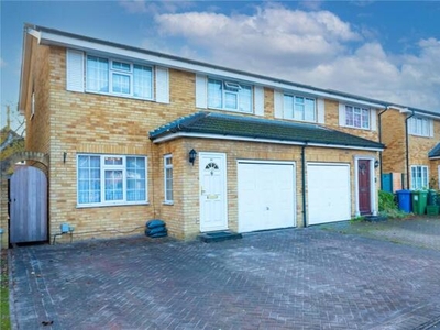 4 Bedroom House For Sale In Farnborough