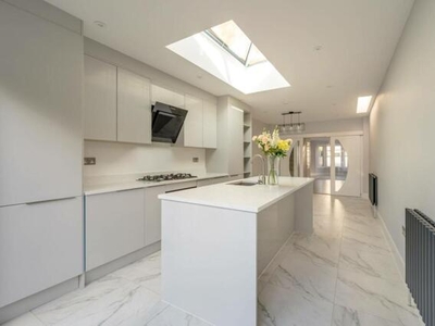 4 Bedroom Semi-detached House For Rent In Kingston, Kingston Upon Thames