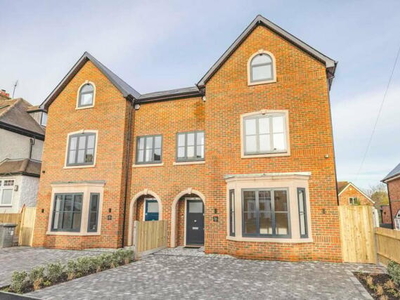 4 Bedroom Semi-detached House For Sale In Maidenhead