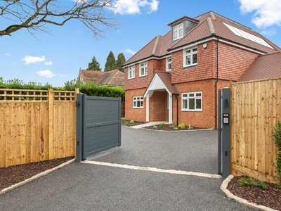 5 Bedroom Detached House For Sale In Tadworth, Surrey