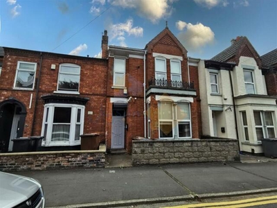 5 Bedroom Semi-detached House For Rent In Lincoln