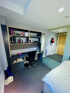 Room in a Shared Flat, St. James Road, G4