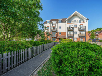2 Bedroom Apartment For Sale In Godalming