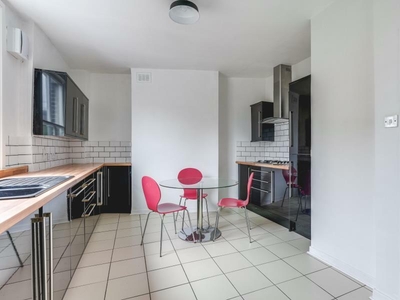 2 bedroom flat for rent in Cephas Street, Stepney Green, E1