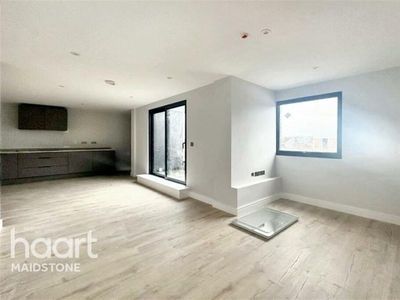 2 bedroom flat for rent in Maidstone, ME15