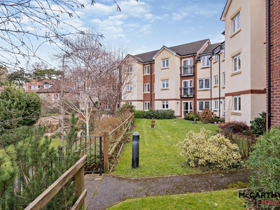 2 Bedroom Retirement Apartment For Sale in Downend, Bristol
