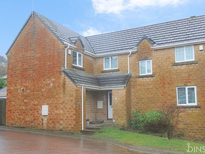 2 bedroom semi-detached house for rent in Camomile Court, Thornton, Bradford, BD13 3NY, BD13