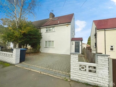 3 Bedroom Semi-detached House For Sale In Enfield, Forty Hall