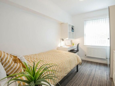 4 Bedroom Apartment For Rent In St Helens Road