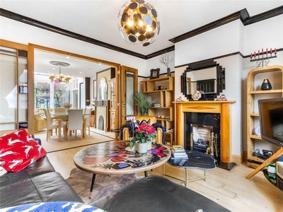 4 bedroom terraced house for sale London, N22 7AW