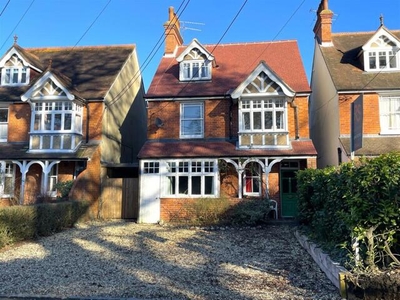 5 Bedroom Detached House For Sale In Peppard Common