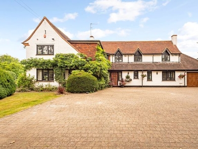 Country house for sale in Park Road, Stoke Poges SL2