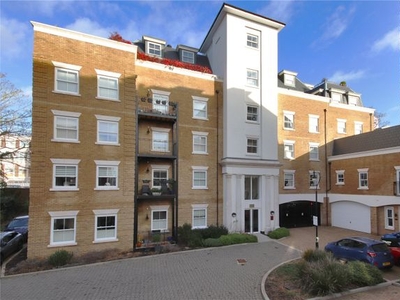 Flat for sale in Sovereign Place, Tunbridge Wells, Kent TN4
