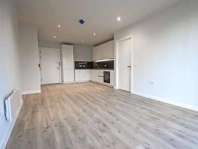 Flat for sale in The Gate, Meadowside M4