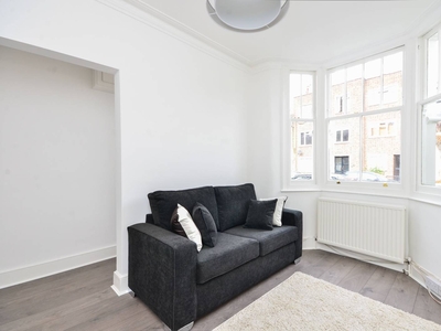 Flat in Rigault Road, Parsons Green, SW6