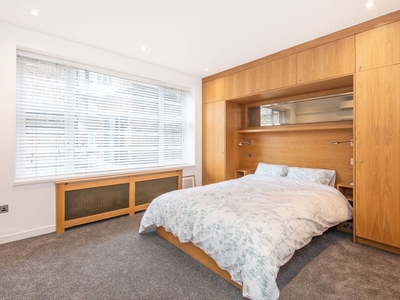 Flat in Swiss Cottage, Swiss Cottage, NW3