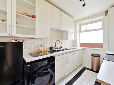 Flat in Whitefield Close, Putney, SW15