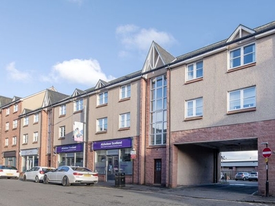 Flat to rent in Candleriggs Court, Alloa FK10