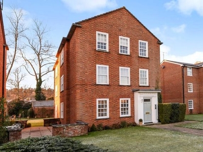 Flat to rent in Fairmile, Henley RG9
