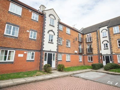 Flat to rent in Lancelot Court, Hull HU9